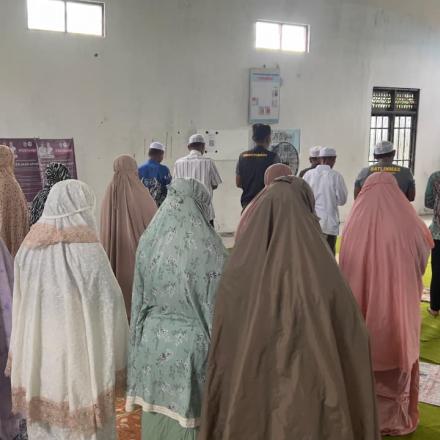 Mengisi Bulan Suci Ramadan Pemdes Gunung Ulin adakan Sholat Juhur Berjamaah dan Tausiah
